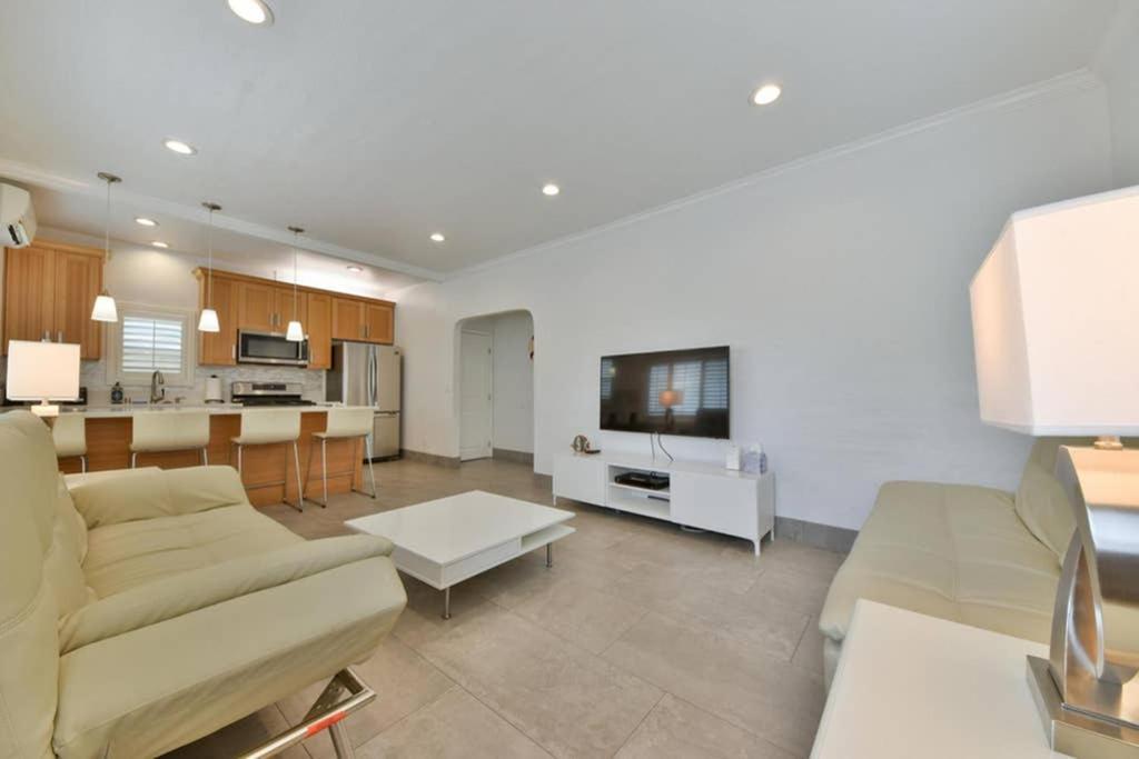 1000#1 Contemporary Home W/ Parking, Grill, & Ac! Newport Beach Exteriör bild